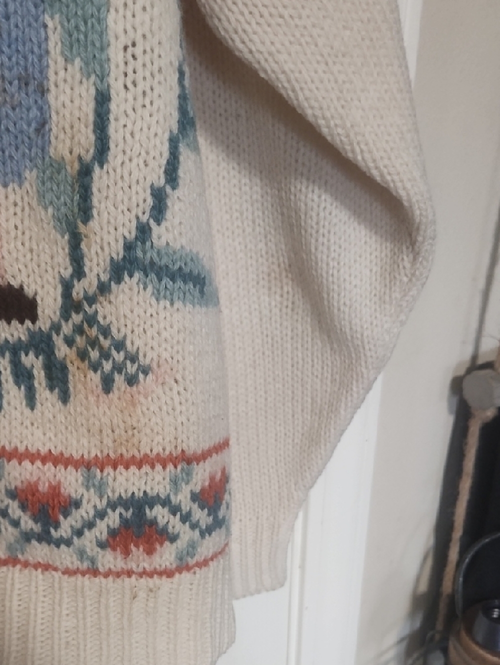 Rare Vintage Cream Crewneck Sweater with Folk-Art Couple Motif. Flaws In Picture - Picture 4 of 8